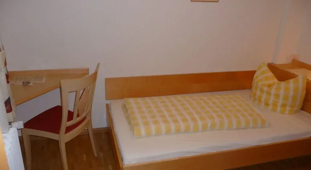 Gasthaus-Pension Zum Kreuz, Réserver Hôtel Stuehlingen Forêt Noire