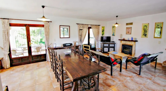 Flandes - traditionally furnished detached villa with peaceful surroundings in Benissa