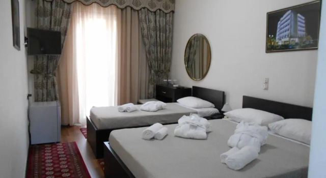 Трёхместный номер Standard с балконом Hotel Padelidaki