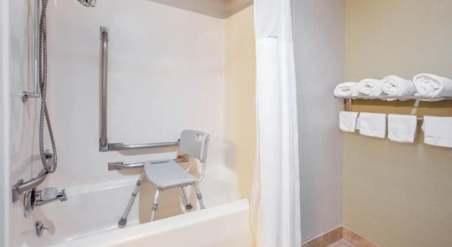 Двухместный номер Standard Baymont by Wyndham Grand Rapids Airport
