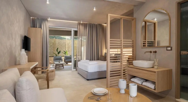 Номер Deluxe Hestia Boutique - Renovated Rooms Just Steps from the Beach