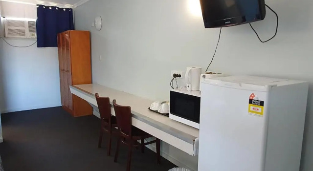 Четырёхместный номер Standard Kooyong Hotel