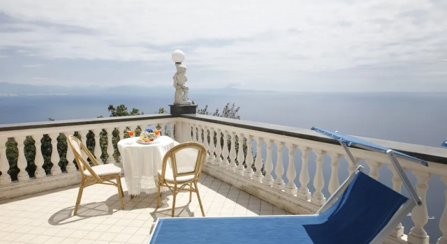 Трёхместный номер Standard с балконом Grand Hotel Sant'Orsola
