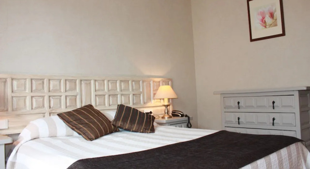 Номер Standard с балконом и с видом на горы B&B Hotel Amélie les Bains