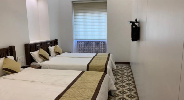 Четырёхместный номер Superior с балконом Carlton Hotel Mumbai - Behind Taj Mahal Palace Colaba Mumbai
