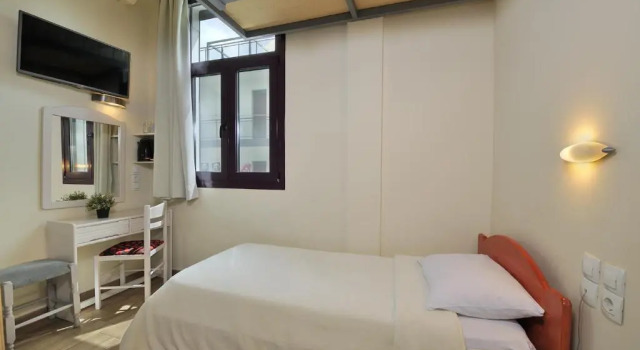 Номер Economy Dryades & Orion Hotel