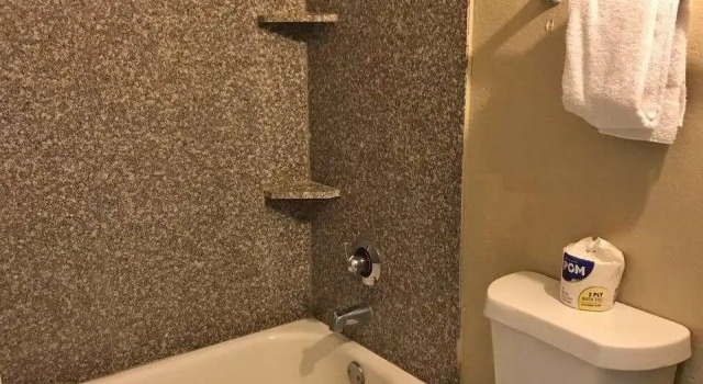 Четырёхместный номер Standard Baymont Inn by Wyndham Odessa University Area