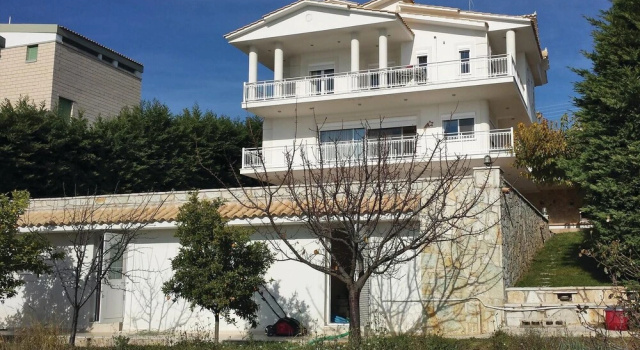 Amazing Home in Theologos with Hot Tub, WiFi & 6 Bedrooms, Book Hotel Theológos Central Greece