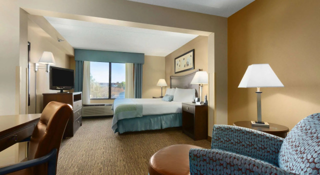 Holiday Inn Express Fayetteville – Fort Bragg by IHG
