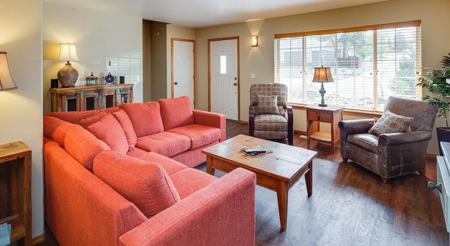 Lovely Bend W/ Private Patio & Firepit 3 Bedroom Home, Book Feriehus Sommerhuse i Bend, Hytte