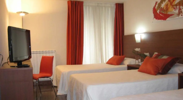 Трёхместный номер Standard Hotel Txartel