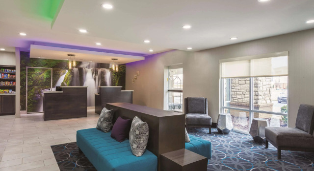 La Quinta Inn & Suites by Wyndham Hopkinsville, Buchen Sie Hotel Hopkinsville Kentucky