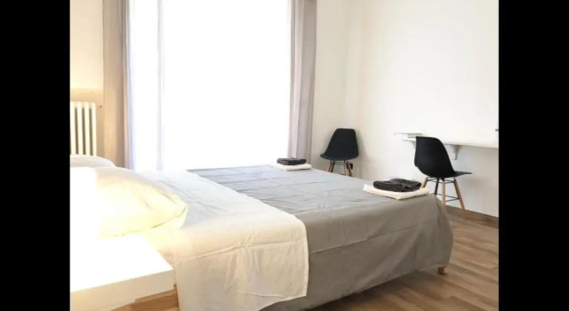 Italien chic, camera con bagni condivisi, Book Hostel Hostels in Bari Province, Hostel