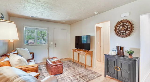 Cozy Meyers Lake Townhome: Near Hall of Fame!, 预订 酒店 坎顿 俄亥俄州