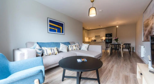 Апартаменты 5 star brand new city centre apartment