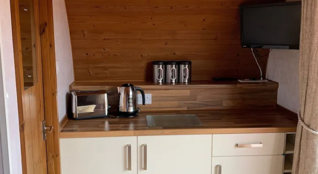 Капсула Acdc Glamping, Campervan , Caravan and Tent Resort