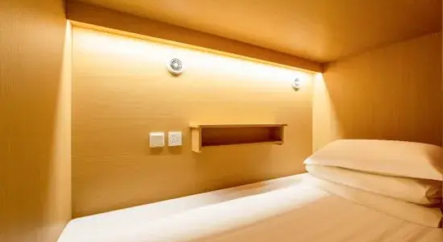 Кровать в общем номере (мужской номер) TATATA Youth Hostel
