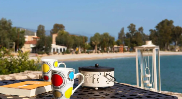 Seafront apartment ΙΙ in Kiveri, near Nafplion., Prenota Appartamento Hotel a Peloponneso con parcheggio, Parcheggio