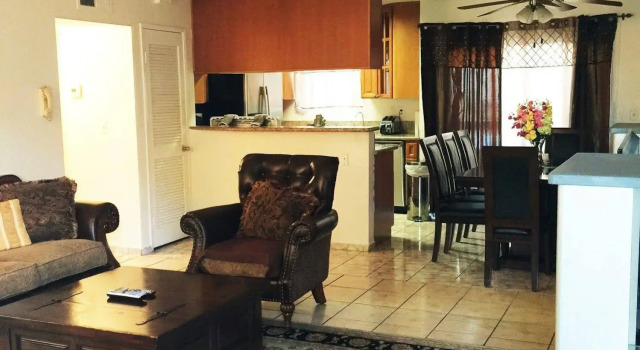 Fully Furnished Apartment in Glendale