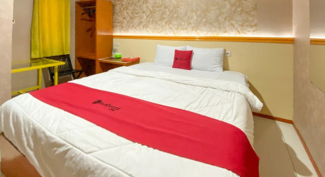 RedDoorz @ The Canal Homestay Probolinggo