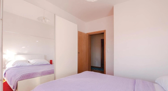 Stunning Home in Sibenik With Wifi and 4 Bedrooms, Забронировать Отель Ražine Шибенско-Книнская жупания