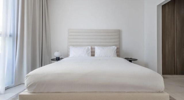 SuperHost - Serene 1BR in District One With Artificial Beach