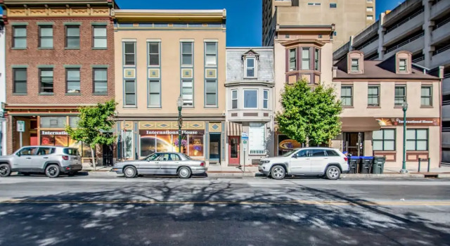 Quirky Downtown Loft, Забронировать Отель Гаррисберг Hershey-Harrisburg, рядом с Открытая сцена в Гаррисберге