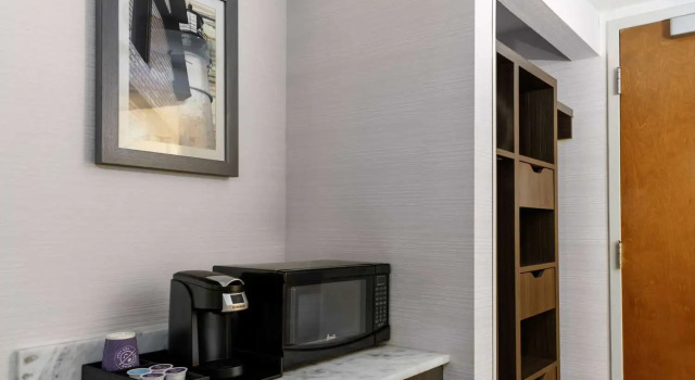 Номер Standard Hilton Garden Inn Freeport Downtown