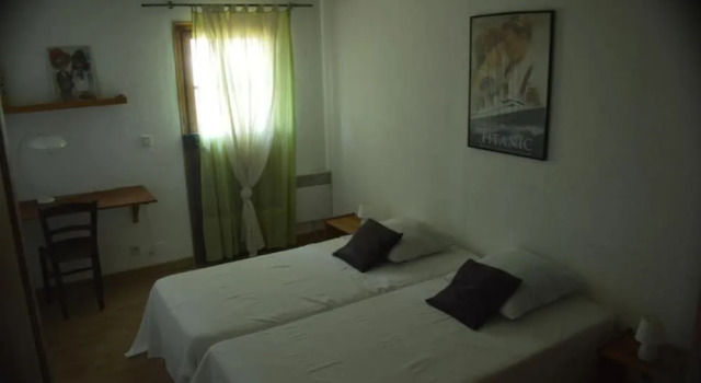 Les loups dans la bergerie, Prenota Hotel Banne Cevenne