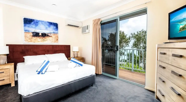 Апартаменты Sunset Waters Apartments