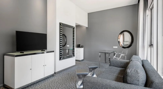 Двухместный полулюкс Protea Hotel Fire & Ice! by Marriott Johannesburg Melrose Arch