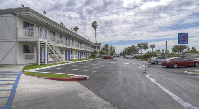 Motel 6 Los Angeles - Baldwin Park, Забронировать Мотель Мотели Болдуин-Парк, Мотель