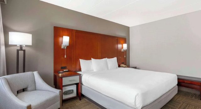 Двухместный номер Standard с балконом Comfort Inn Edgewater on Hudson River
