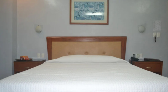 Номер Standard с балконом и с видом на бассейн Pacific Breeze Hotel and Resort