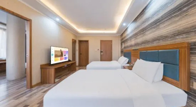 Трёхместный люкс Superior Zihao Business Hotel