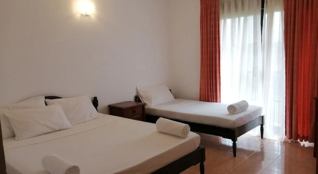 Трёхместный номер Standard с видом на сад Kandy Highland Unique Hotel