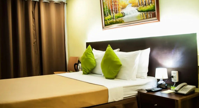 Номер Deluxe Seasons Hotel and Convention Center