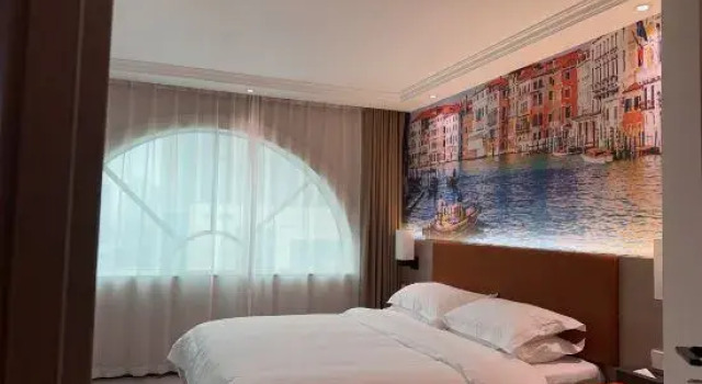 Люкс Deluxe Vienna Hotel Wuhan Yellow Crane Tower Wuchang Station Railway Station