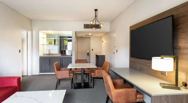 Полулюкс DoubleTree by Hilton Alice Springs