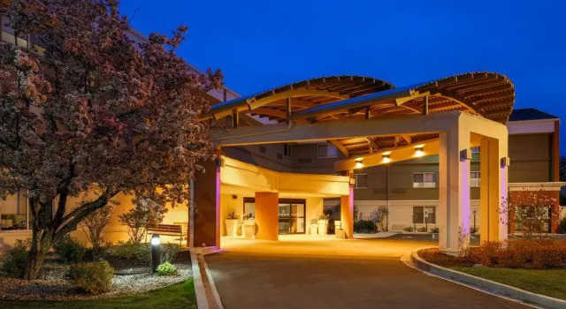 Люкс Holiday Inn Express Milwaukee - West Medical Center by IHG