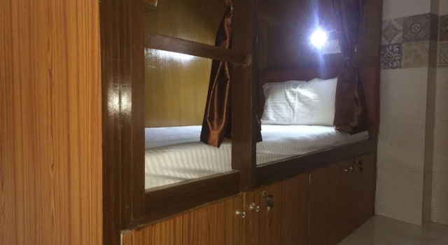 Кровать в общем номере Zara Dormitory