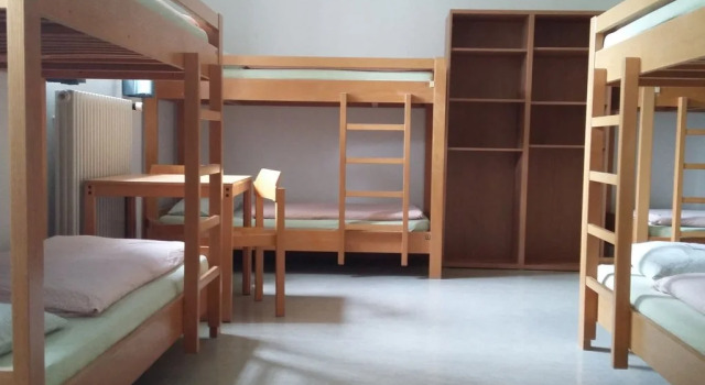 Youth Hostel Fribourg, Забронировать Хостел Фрибур Фрибург, рядом с Железнодорожный вокзал Фрибурга