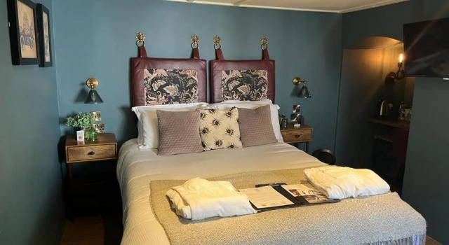 Номер Superior Castle Inn