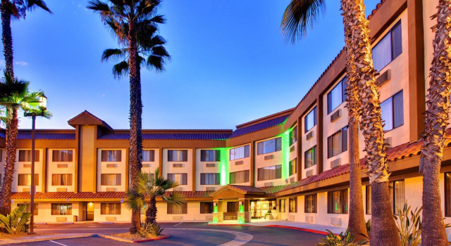 Номер Executive Holiday Inn Express La Mesa Near SDSU by IHG