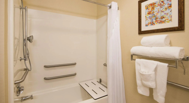 Номер Standard Holiday Inn Express & Suites - Sharon-Hermitage by IHG