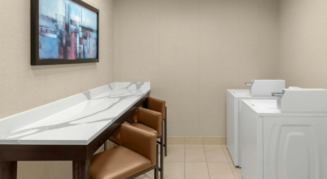 Embassy Suites San Antonio Riverwalk-Downtown, Забронировать Отель Отели Сан-Антонио с завтраком, рядом с Квартал исторических искусств Ла Вильита, Завтраки