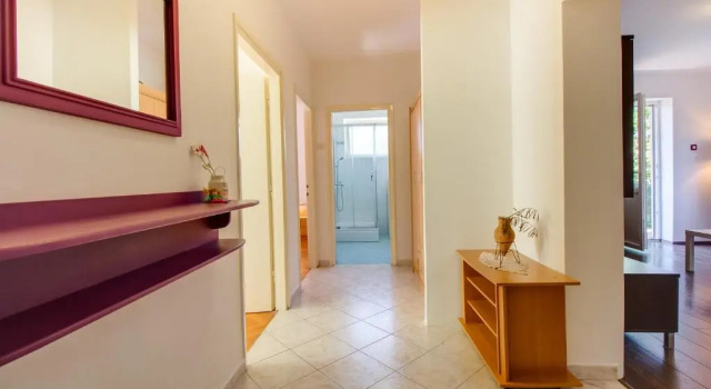 Apartment Bambi, Забронировать Апартаменты/квартира Отели Мали-Лошиня с парковкой, рядом с Автобусный вокзал Mali Losinj, Парковка