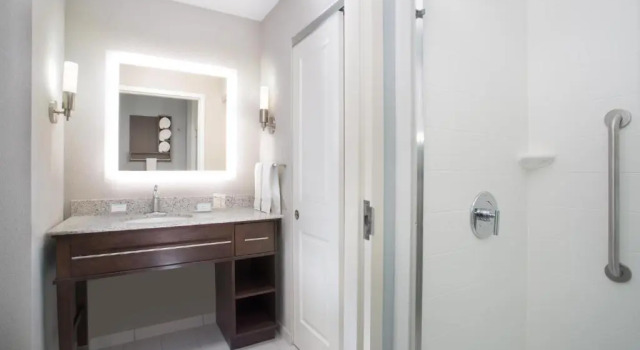 Четырёхместный люкс c 1 комнатой Homewood Suites By Hilton Las Vegas City Center