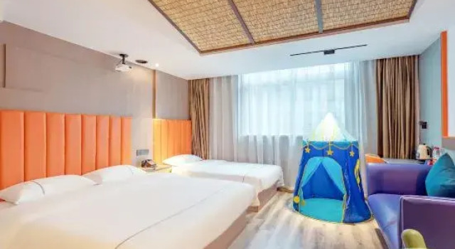 Семейный тент Menory Graceful Hotel (Dinosaur Park, Changzhou Olympic Sports Center)
