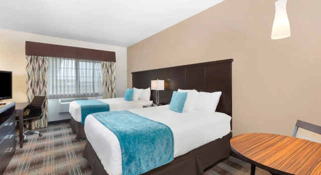 Четырёхместный номер Deluxe Inn at Moses Lake